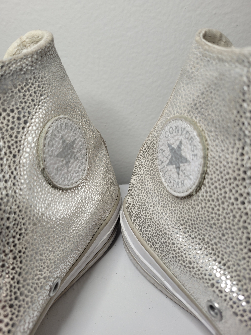 Converse Women’s High-Top Sneakers in Light Gray Size 6 - Picture 5 of 8